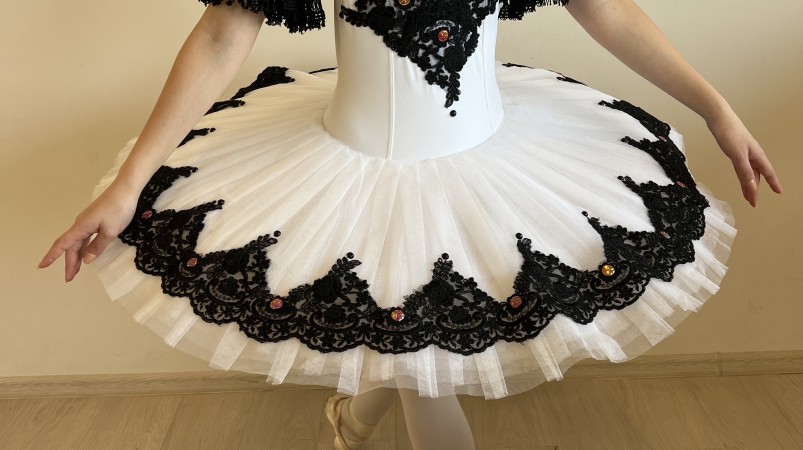 Костюми под наем - Costume collection